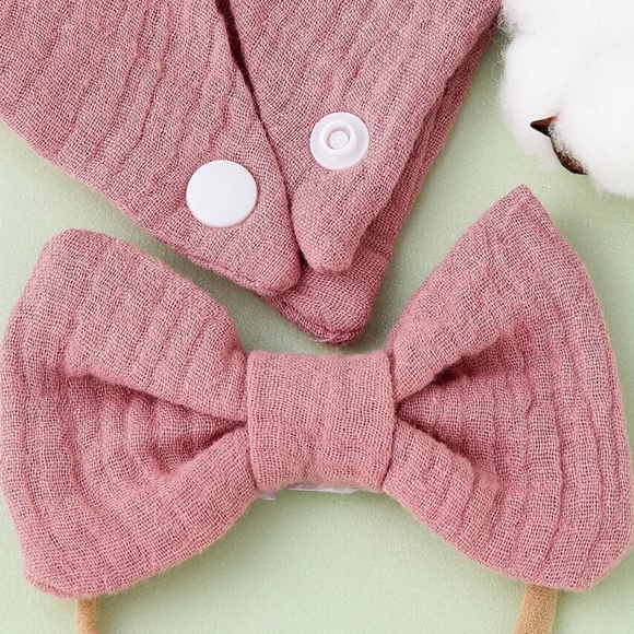 Muslin Dusty Pink 2pc Baby Bib and Hair Bow Set in Muslin NIP - Picture 3 of 3